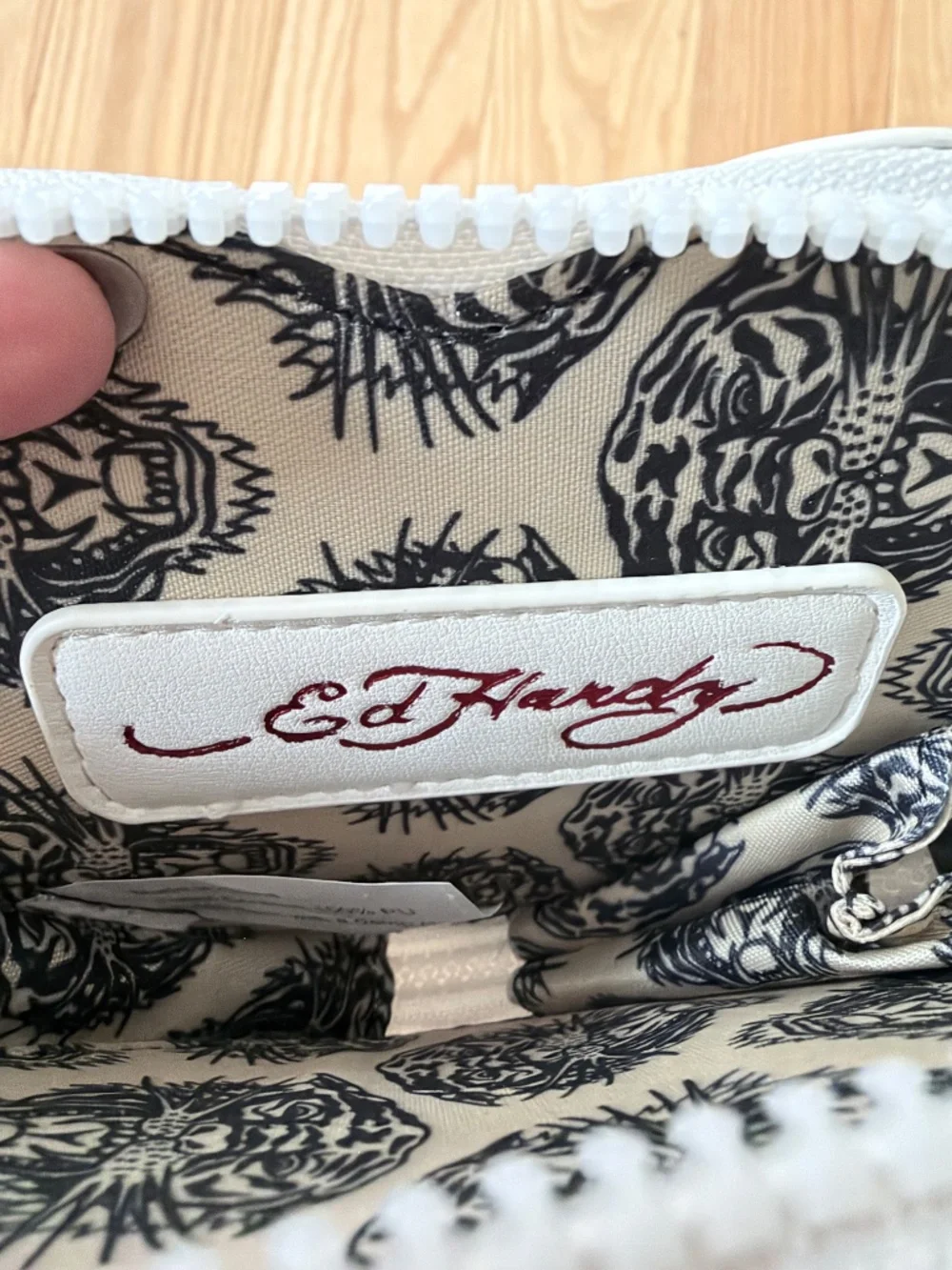 Ed Hardy Heart Coin Purse Wristlet White Tattoo Love Print Chain Y2K NWT
